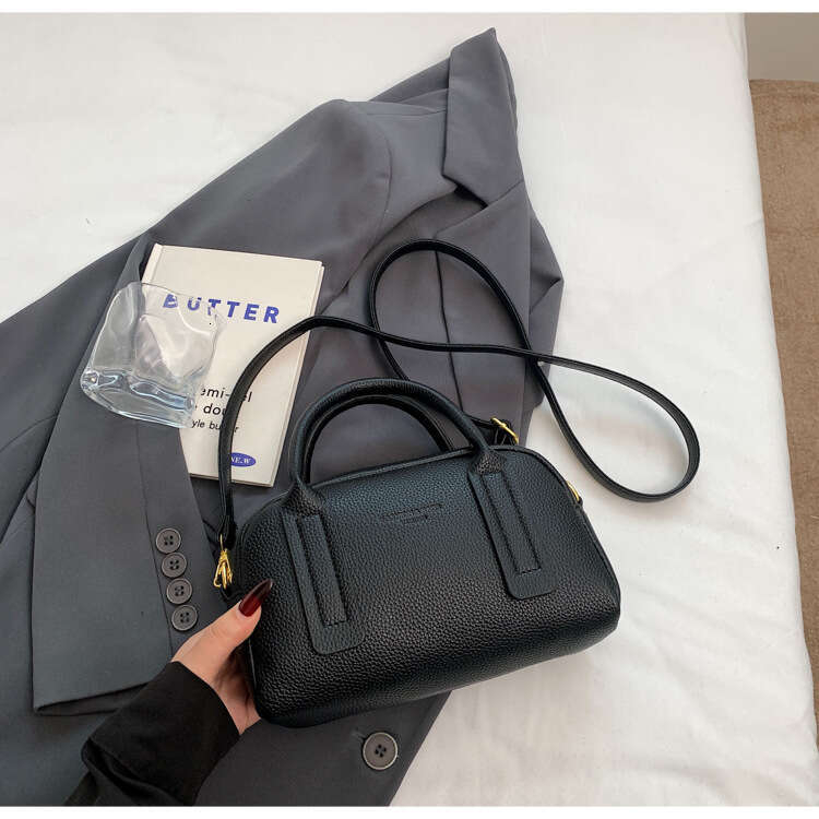 2025 New High-Quality Fashion Exquisite Handheld Boston for Women Trendy Versatile Solid Color Shoulder Crossbody Bag
