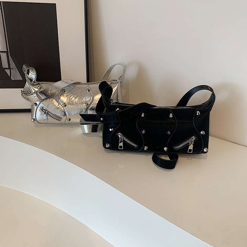 High-Quality Texture Baguette for Women, Niche Trendy Girl Design, Studded Underarm Bag, Handbag, Fashionable Versatile Shoulder Bag