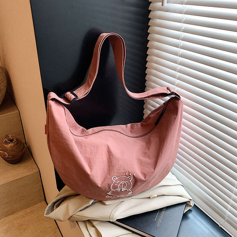 2025 New Large Capacity Dumpling Casual Versatile Crossbody Cartoon Bear Shoulder Simple Commuter Bag for Women
