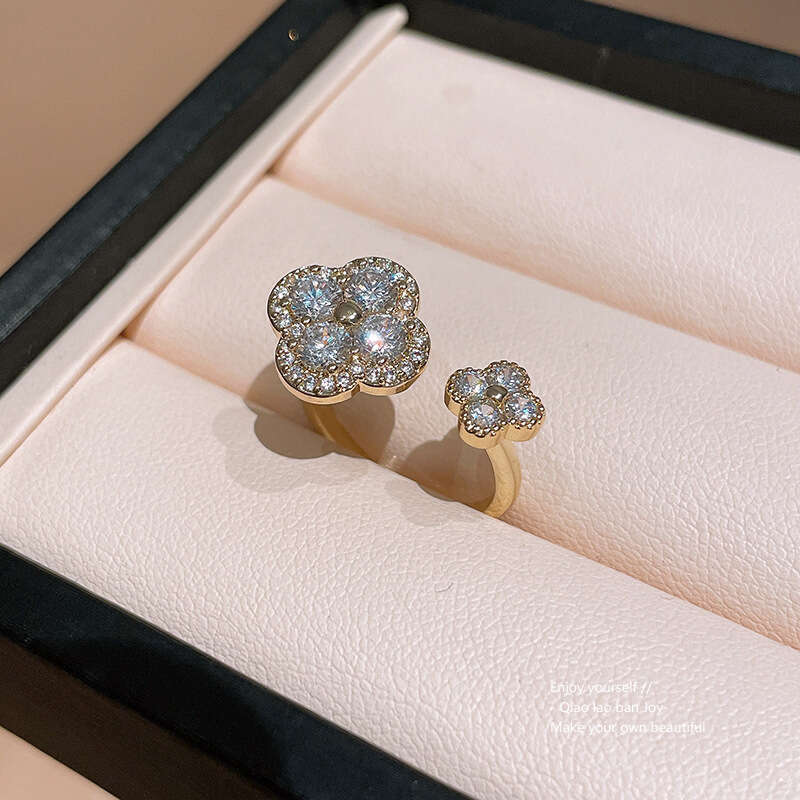 Luxury jewelry designer ring with genuine gold electroplating super flash setting zirconia diamond shaped opening ring high quality index finger 4 lea