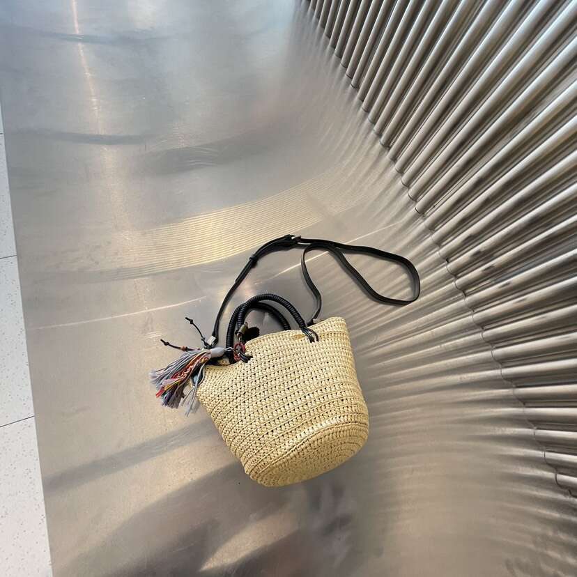 Straw Beach Tote For Women New Trendy Color Block Cowhide Straw Fashion Simple Tassel Handmade Woven Mother Bag Straw Large Tote