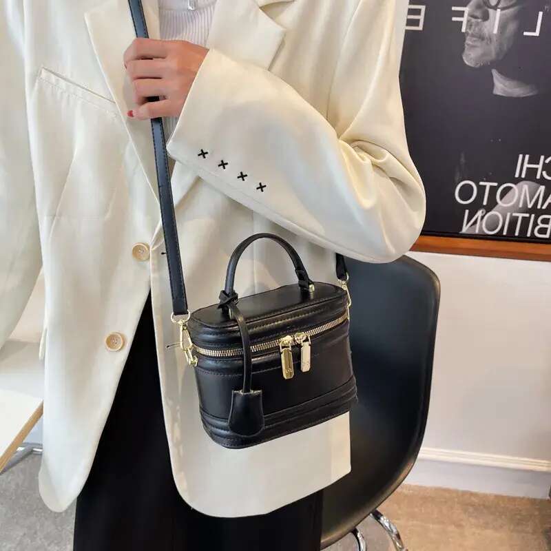 Designer Shoulder Bag Free Shipping New Single Fashion Womens Handheld Bucket Versatile Crossbody Free shipping