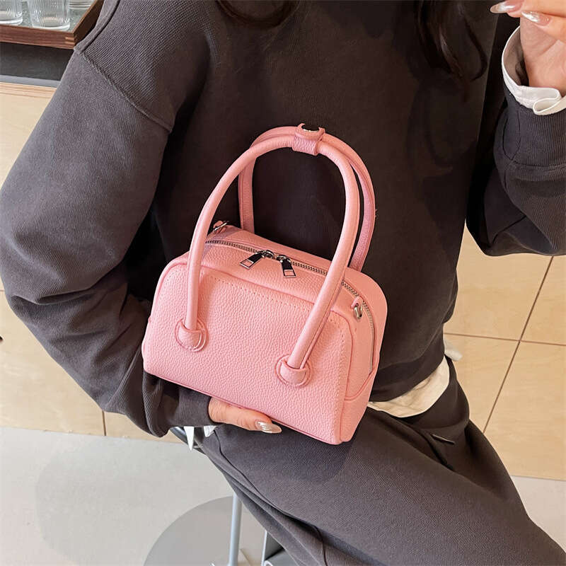 Early Spring Stylish Small Women 2025 New Fashion Crossbody Bag Niche Handbag for Work Commute