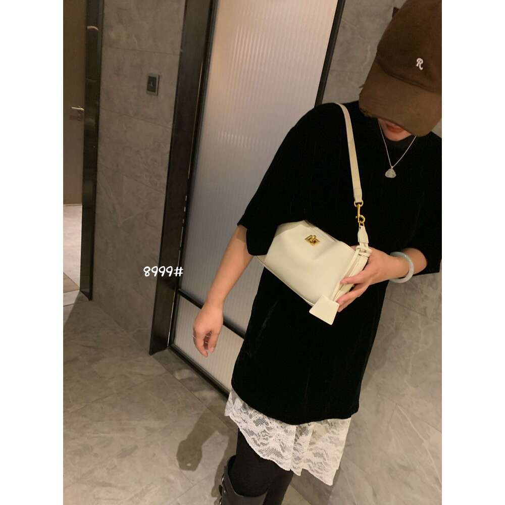 Niche Fashion High-end Lock Underarm for Women 2025 Summer New Genuine Leather Versatile Shoulder Crossbody Bag Trend