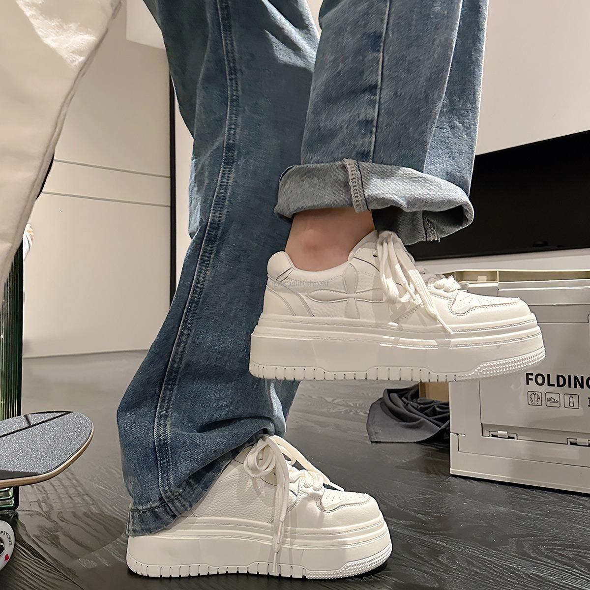 2025 Spring And Summer New Thick White Shoes Fashion Designer Trendy Board Shoes Advanced Light Luxury Simple Leather Outdoor Sports Shoes Skateboardi