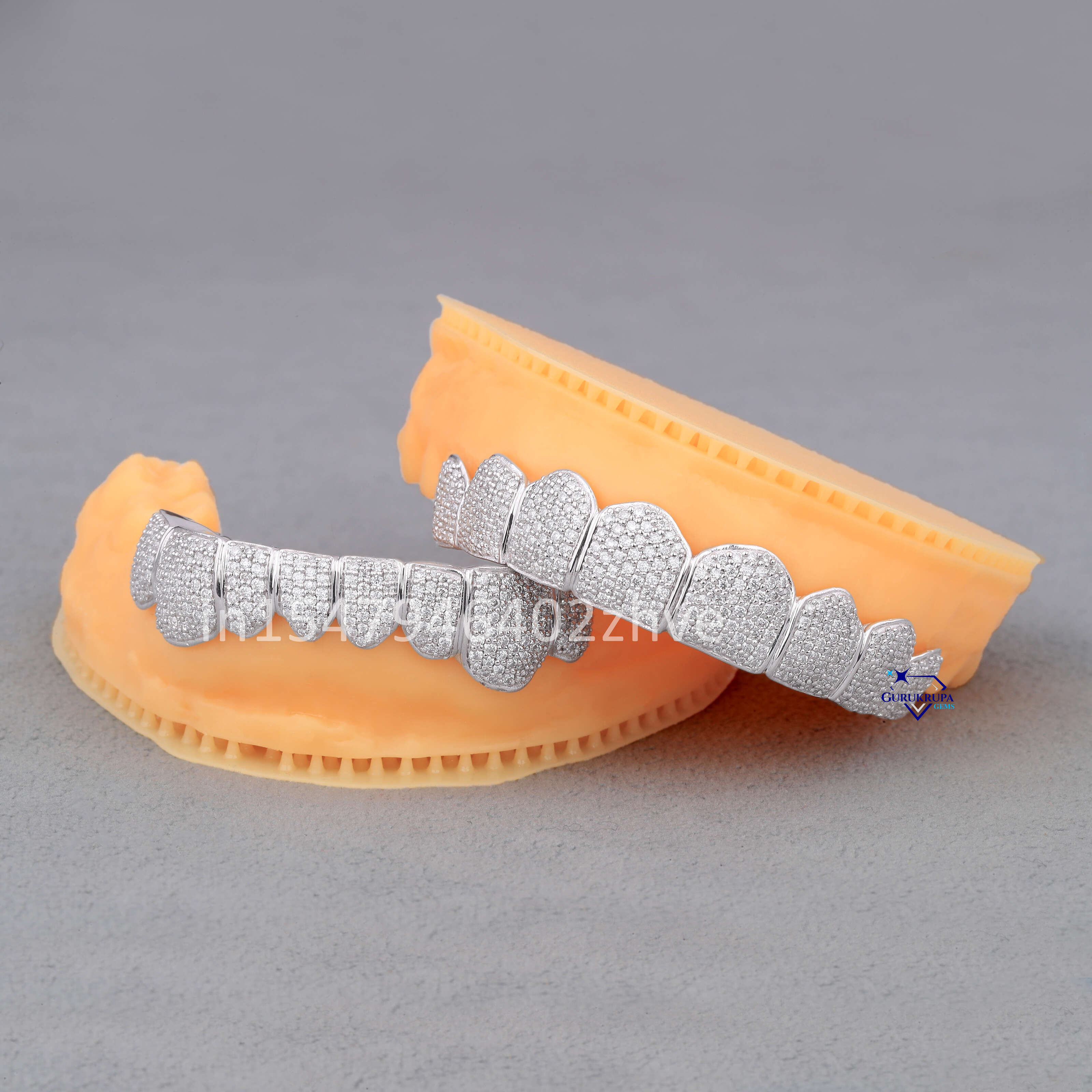 925 Sterling Silver Moissanite Dental 16 Custom Teeth Grillz for Men Women Hot Selling Fashionable Hip Hop Jewelry Wholesale