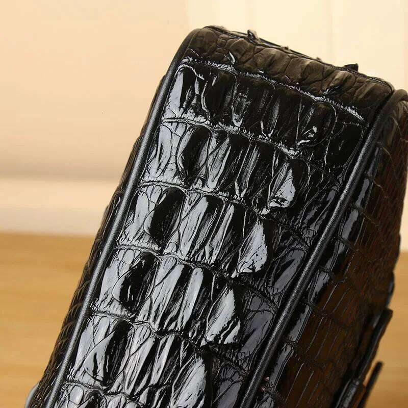 New 2025 Genuine Leather Men's Crocodile Pattern Handbag Business High Quality Shoulder Cross Bag Trendy