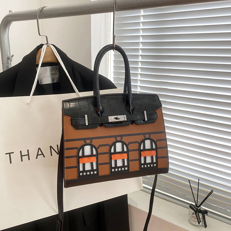 Free shipping 2025 new designer Shoulder Bags womans ladies flap lady fashion casual handbag women crossbody Handheld bag Underarm Bag