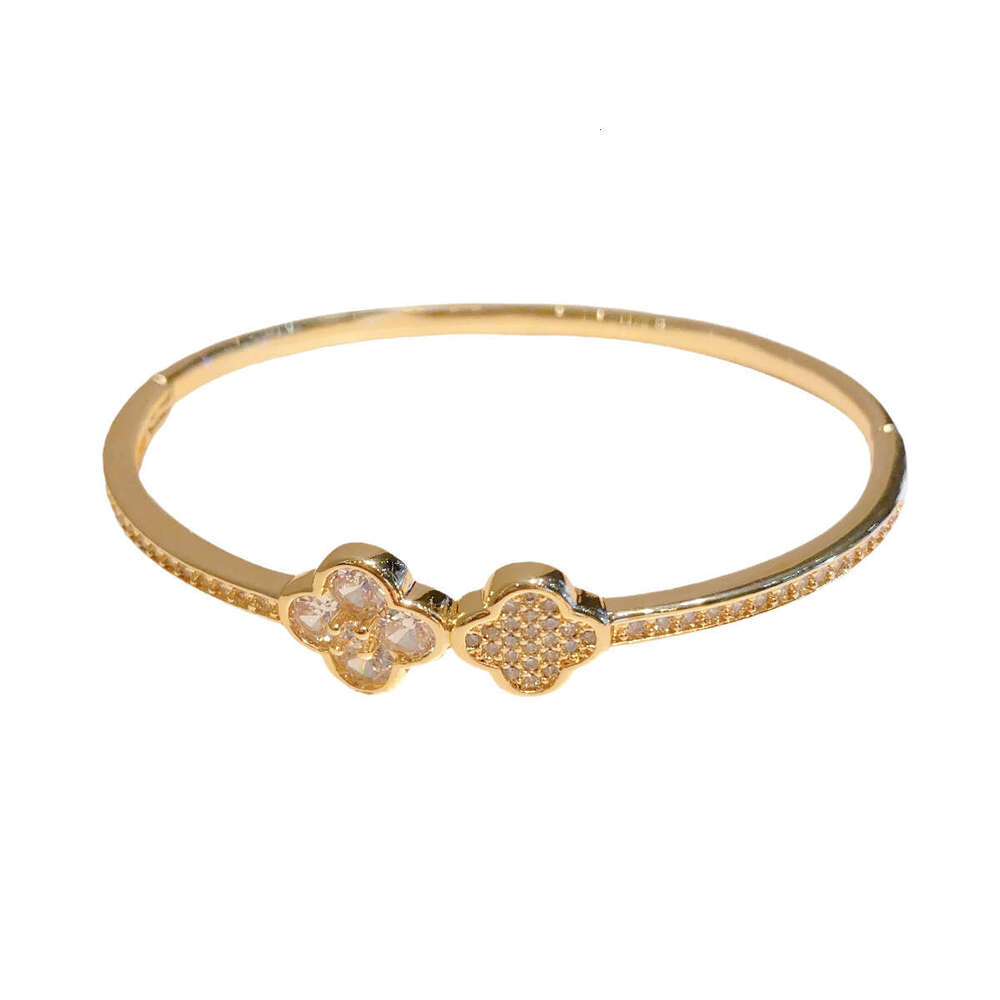 designer bracelet Fresh Lucky Inlaid Niche Design High-end Full Dia Four-leaf Clover Bracelet Jewelry