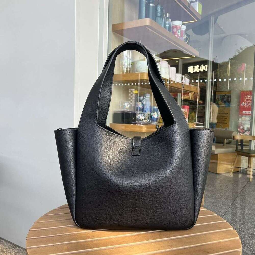 Hot Selling Paris Fashion Handbag - Elegant Solid Color Crossbody Bag With Vintage Plate & Chain Detail Designer Bags