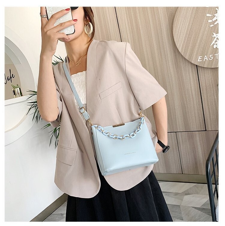 Free Shipping 2025 New Designer Bag Trendy Fashion Bucket Handbag Multi Functional Leisure High Quality Shopping Bag