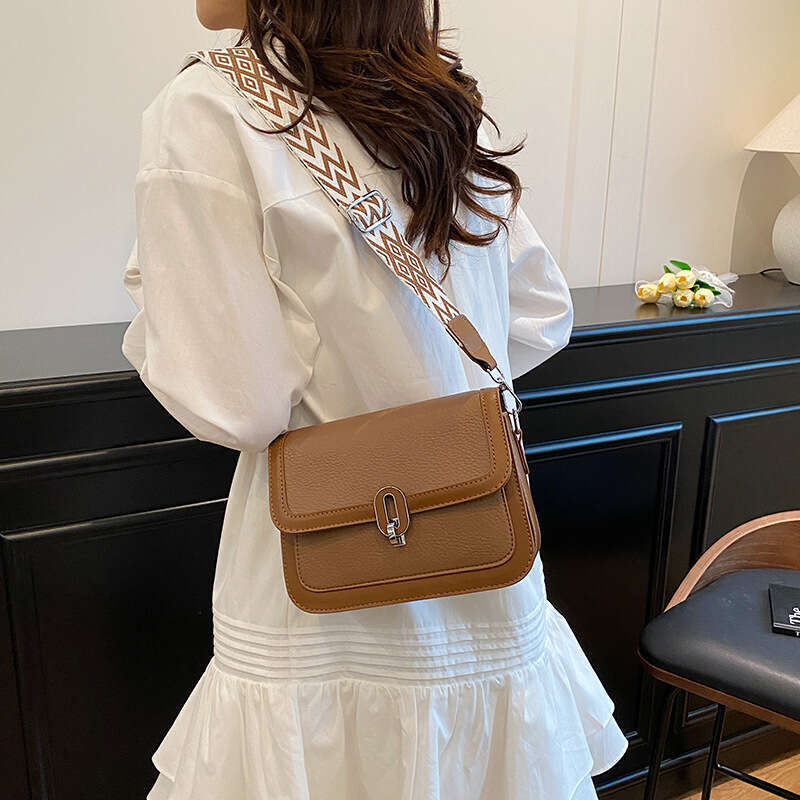 Women's 2025 New Fashion Color-Block Lock Small Square Niche Versatile Trendy Shoulder Crossbody Bag