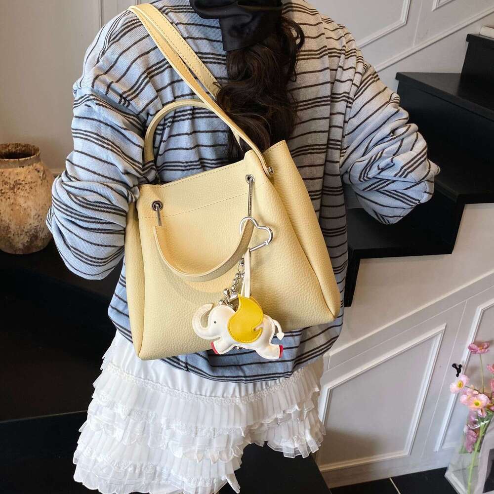 Large for Women 2025 New Fashion Handbag Versatile Crossbody Capacity Bucket Shoulder Bag Trendy