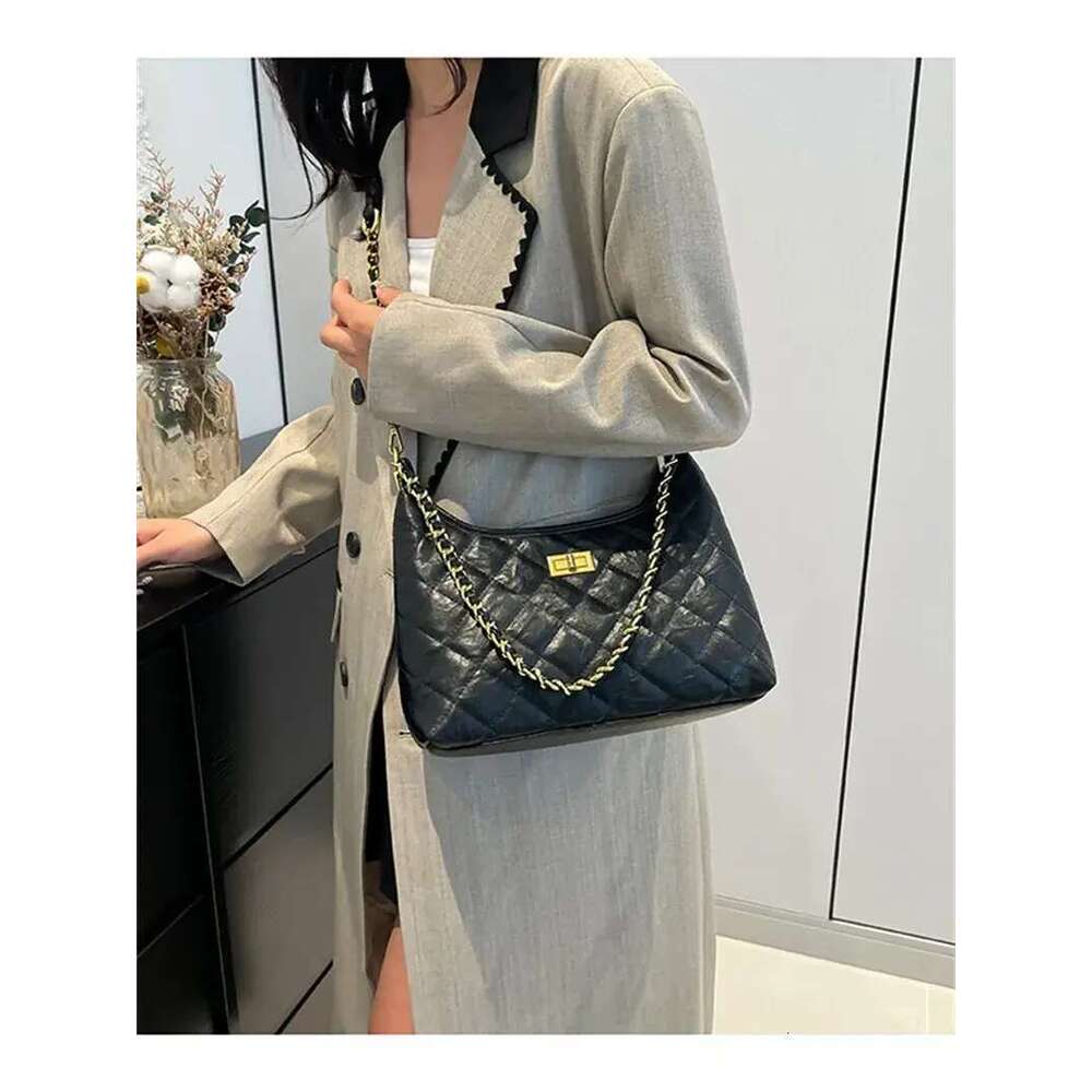 Designer Shoulder Free Shipping Bag New Fashion Comter Premium Texture Dia Grid Chain Underarm For Womens Free shipping