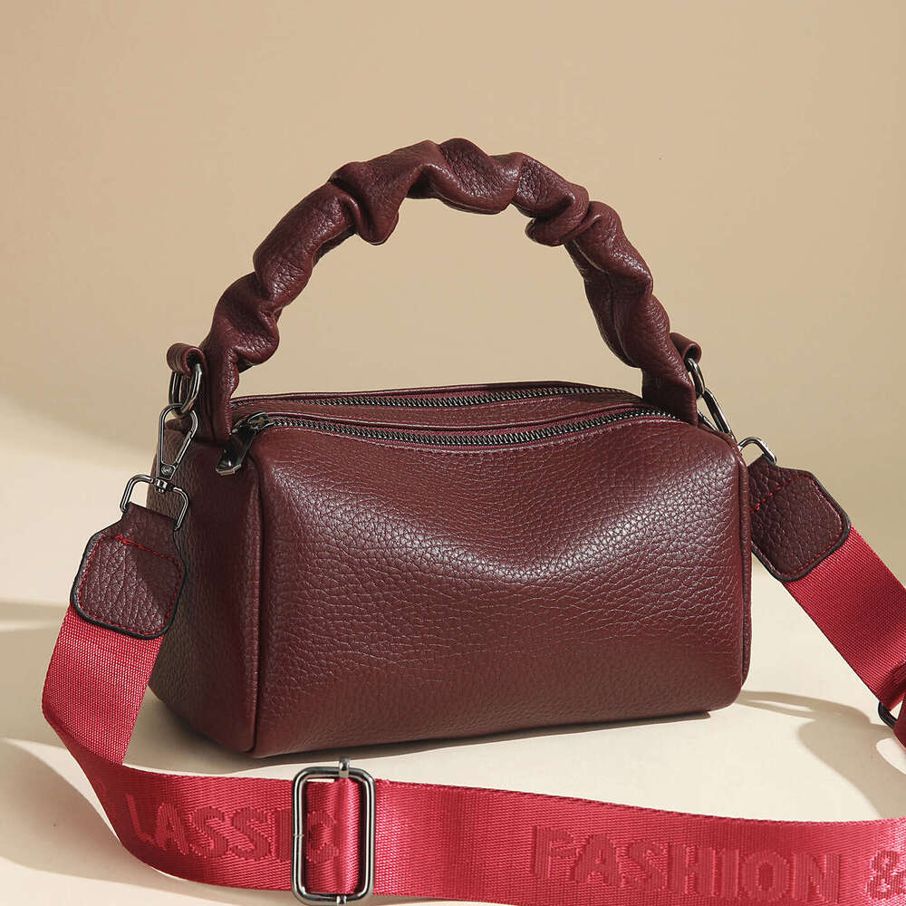 2025 New Crossbody for Women, Niche High-end Simple Shoulder Phone Bag, Versatile Horizontal Handbag Small Square Bag