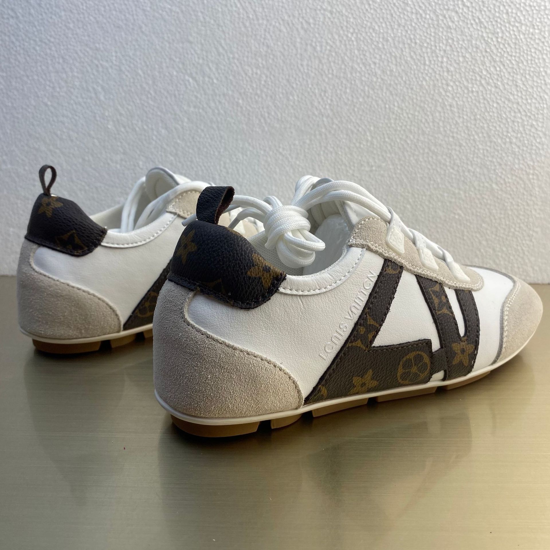 Fashion retro leather ballet shoes 2025s new design women's color blocked board shoes comfortable soft sole versatile casual sports shoes