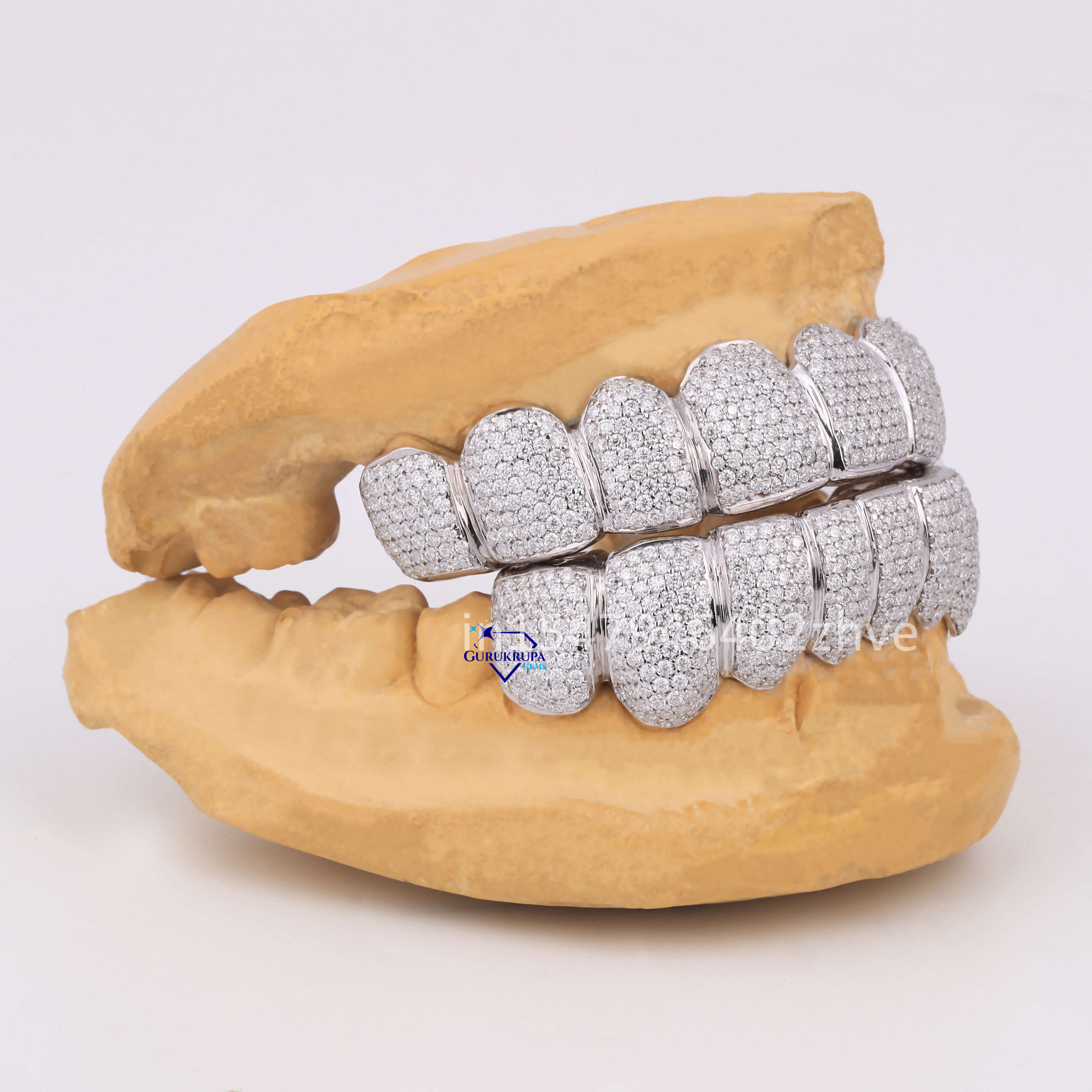 Fine Jewelry Custom Iced Out Hip Hop Jewelry 14KT Solid White Gold VVS Moissanite Diamond Grillz for Teeth