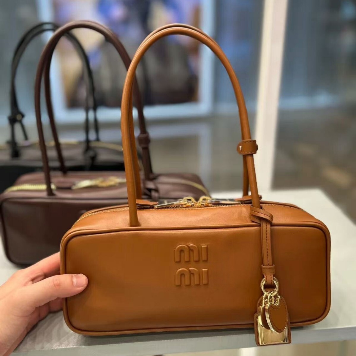 Designer Women's Bag 2025 New Women's Bag Simple And Versatile Letter Small Briefcase Handheld Single Shoulder Underarm Bag French Stick Handbag