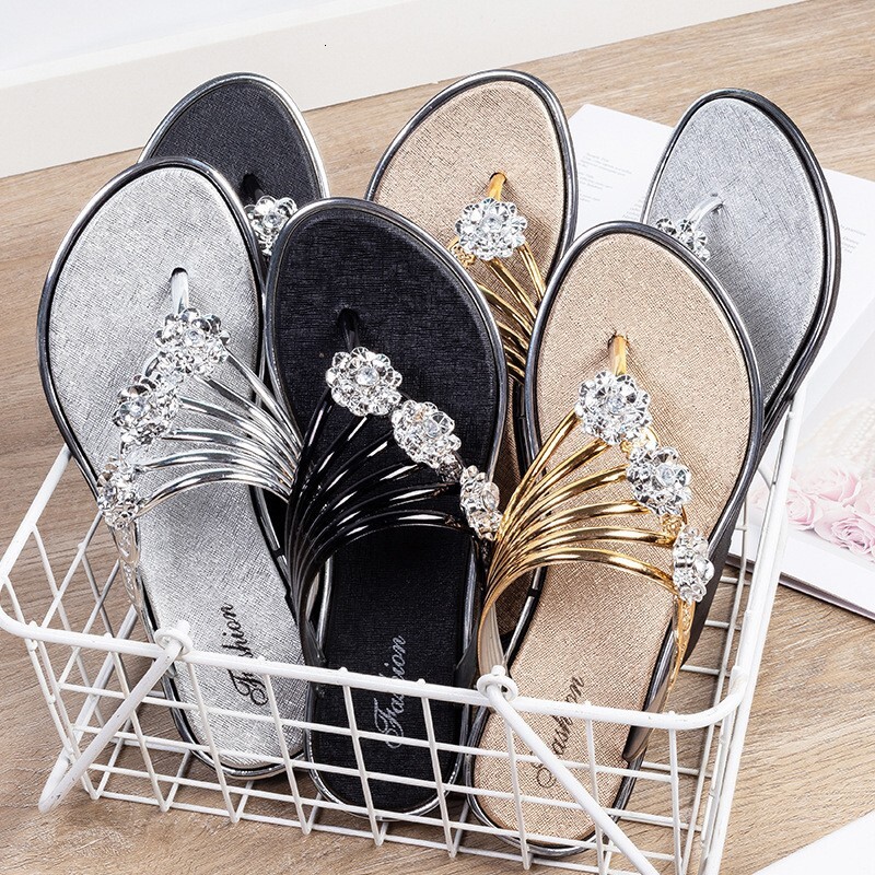 Women's summer flip flops outdoor shoes flat designer sandals lightweight, fashionable and casual women's beach sandals
