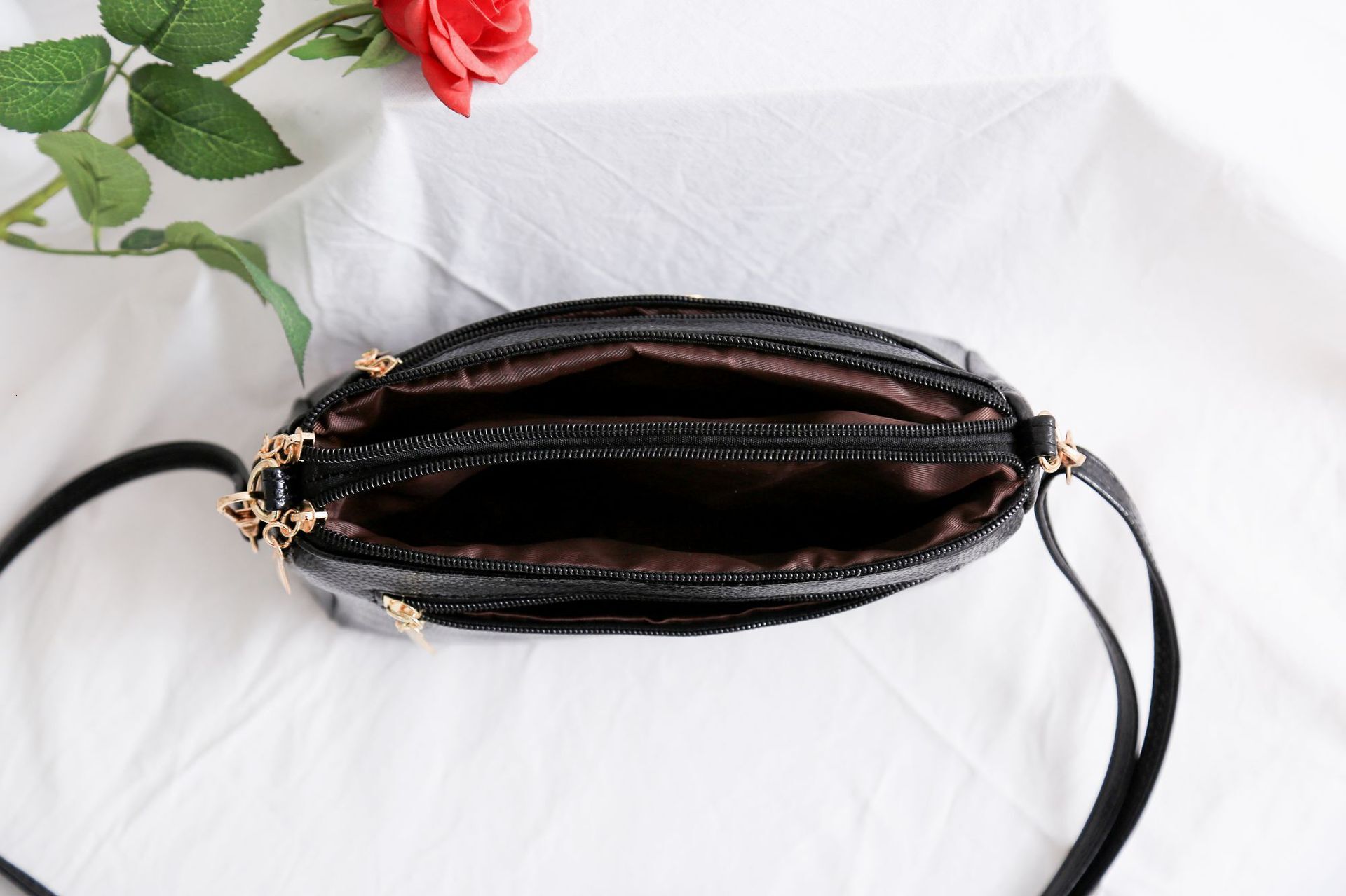 Free Shipping 2025 New Designer Bag Fashion Trend Solid Color Women's Single Shoulder Handbag Casual High-quality Shopping Bag