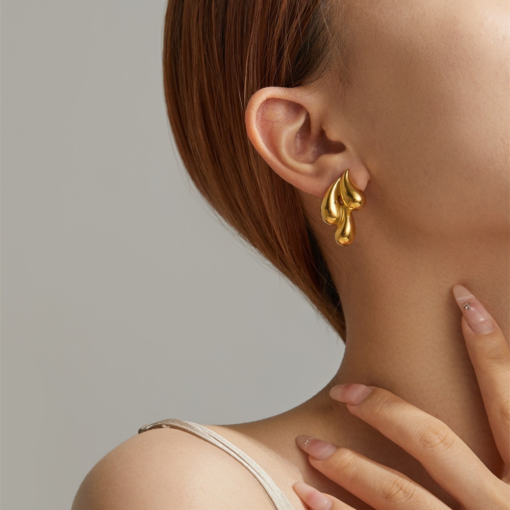 Light Fashion Personality Water Drop Shaped Earrings for Women Design High-end Titanium Steel Non-fading Ear Jewelry
