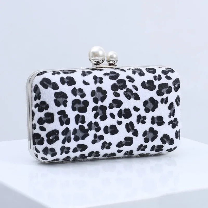 Vintage Party Clutch Bags Women Fashion Furry Leopard Velvet Handbag Formal Dress Evening Pearl Buckle Purse Bolsos Para Mujer 250614