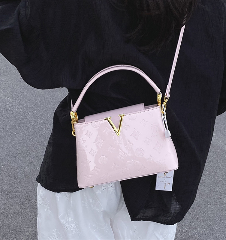 Free shipping designer women's 2025 new lacquered leather large capacity commuting bucket bag handbag light luxury single shoulder crossbody bag 