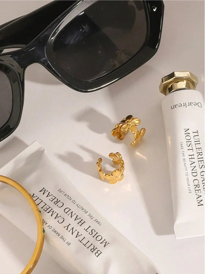 Stainless Steel Flower Ear Clips Waterproof High Quality Ladies Jewelry Suitable For Daily Wear Vacation Seaside Etc 250610