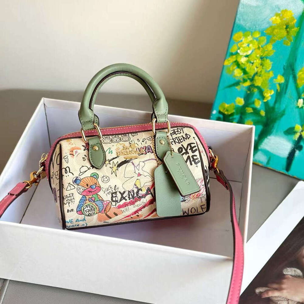 2025 New Women's Printed Graffiti Handbag Boston Fashion Single Shoulder Crossbody Small Bag