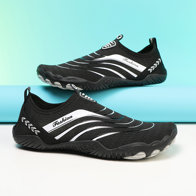 New outdoor wading shoes for creek crossing, quick-drying and lightweight beach shoes, barefoot five-toe sports shoes for travel, diving, suitable for