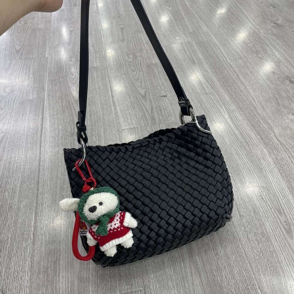 Handwoven Niche Design Underarm Bucket for Women 2025 New Fashion Commuter Shoulder Crossbody Small Bag