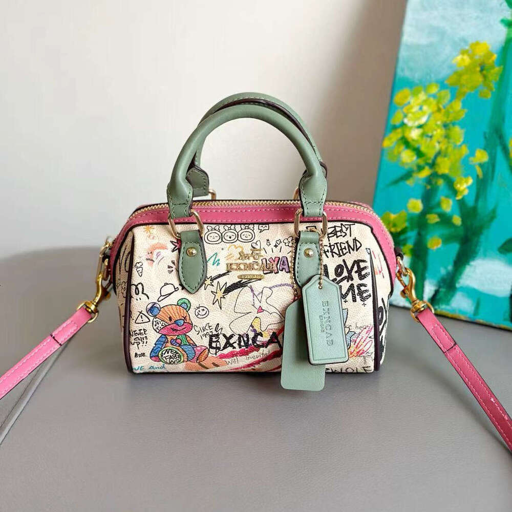 2025 New Women's Printed Graffiti Handbag Boston Fashion Single Shoulder Crossbody Small Bag