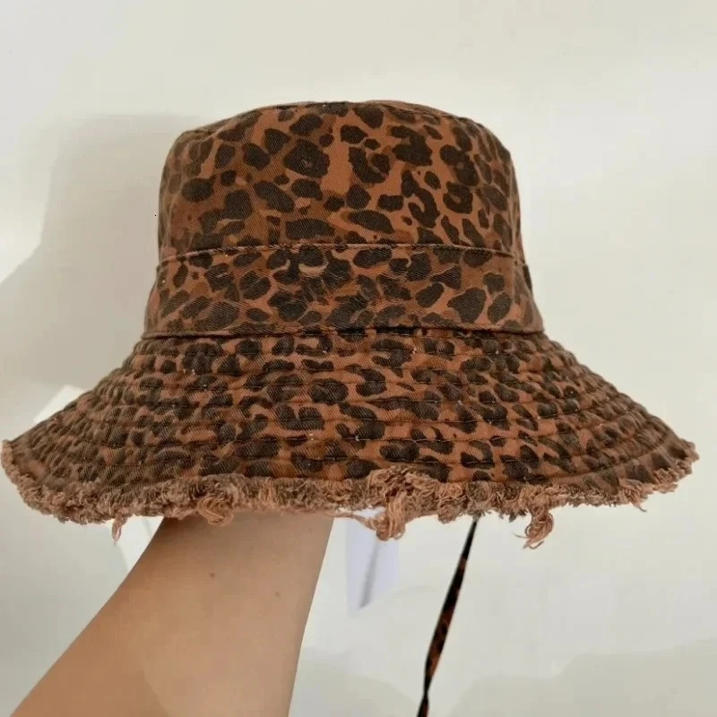 Classic Leopard Print Womens Fisherman Hat Outdoor Foldable Bucket Hat Sun Protection Travel Hiking Fashionable Beach Hat 250610