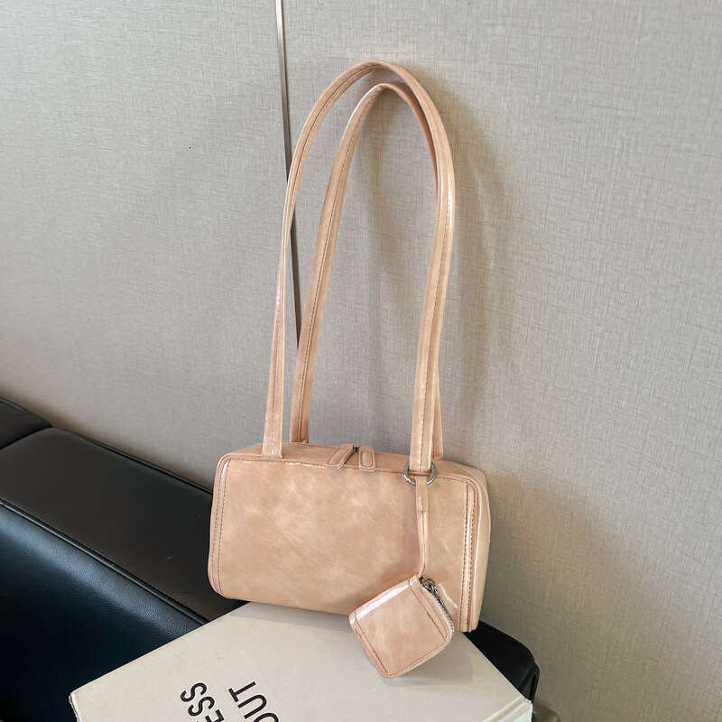 Korean Niche Boston for Women 2025 New Simple Soft Leather Handbag Shoulder Versatile Commuter Underarm Bag