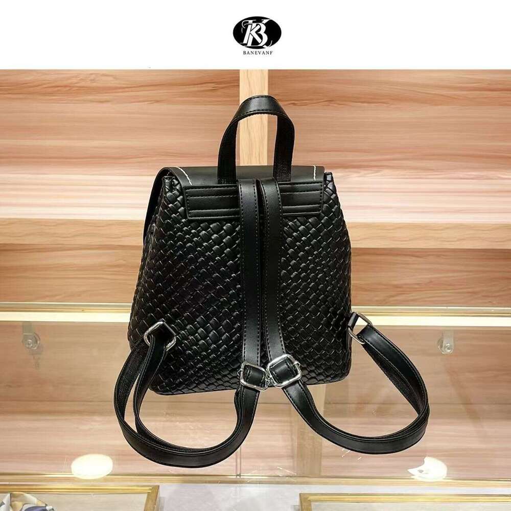 Leather Travel for Genuine Women 2025 New Fashion High-End Large Capacity Ladies Backpack