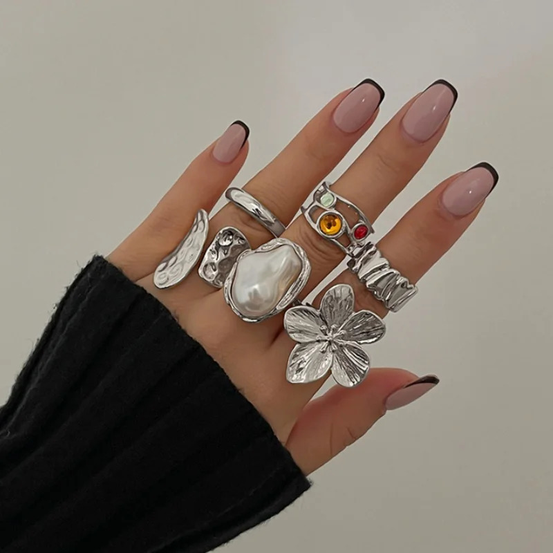 Punk Vintage Irregular Liquid Metal Flower Open Rings Set For Women Elegant Pearl Heart Geometric Finger Rings Jewelry 250610