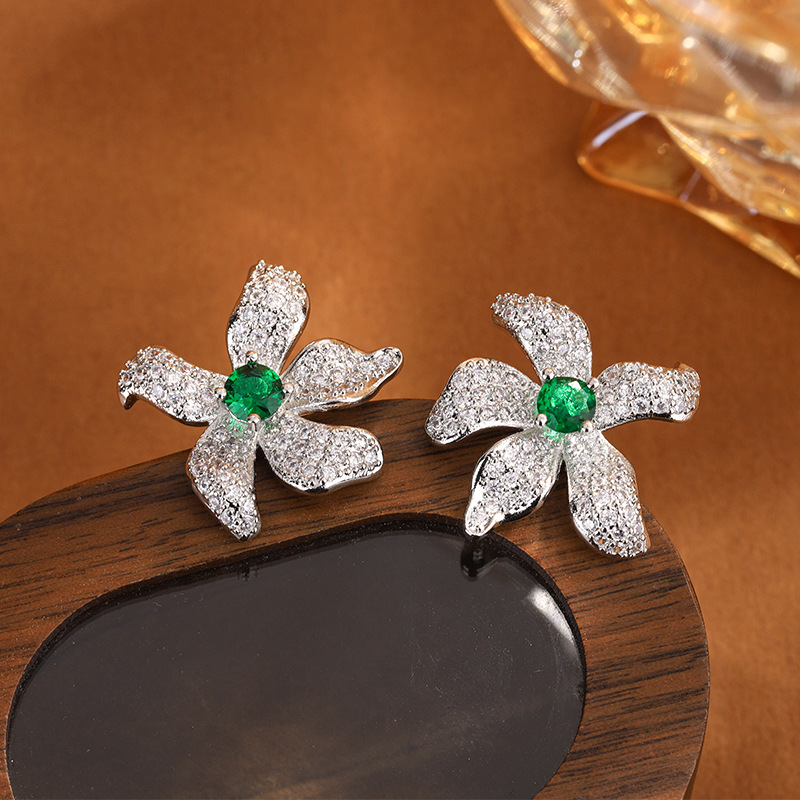2025 Choucong Sparkling Stud Earrings Luxury Jewelry 925 Sterling Silver Round Cut Emerald Pave CZ Diamond Gorgeous Bright Party Women Flower Earring 
