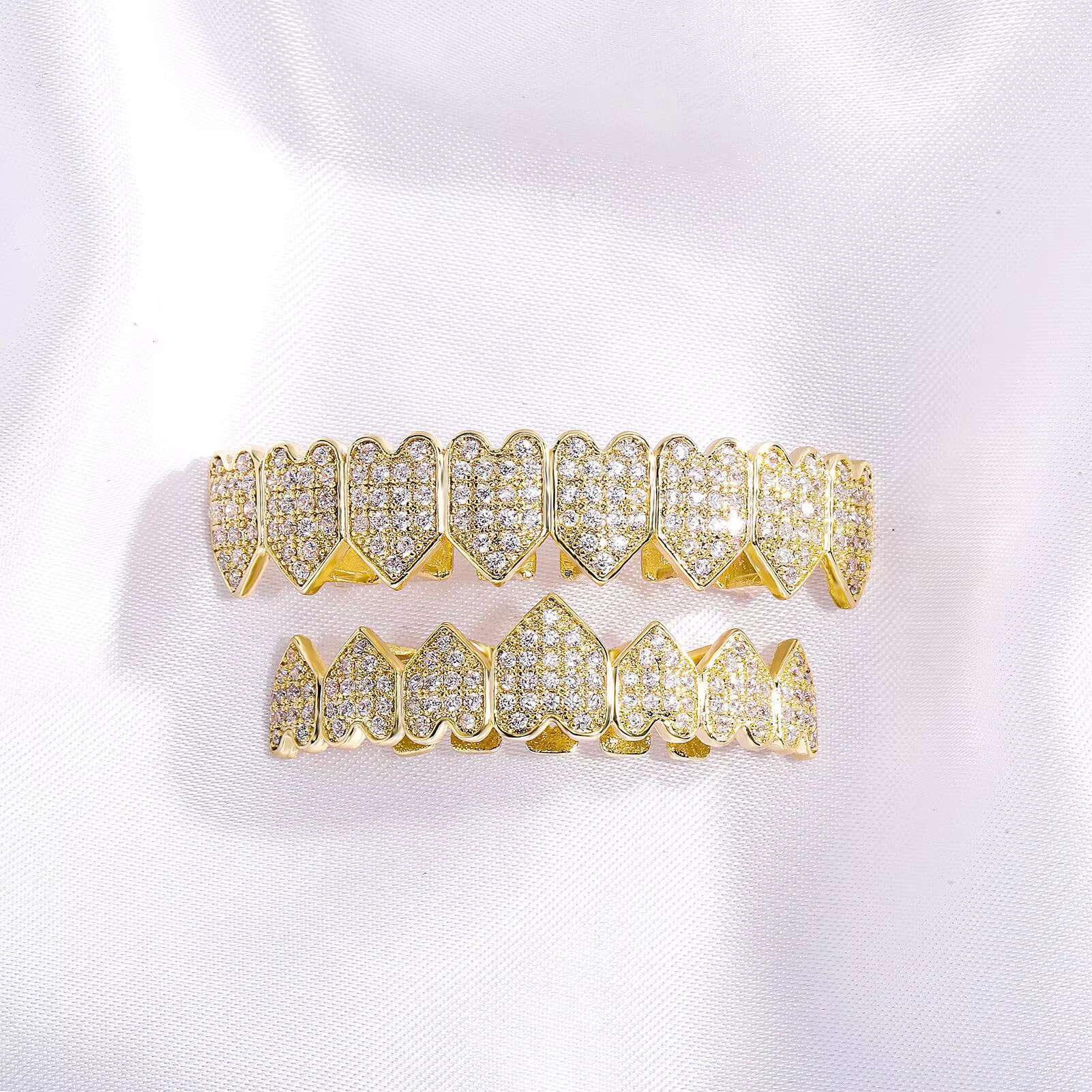 Customize VVS Moissanite Grillz Jewelry Hip Hop Bling Grillz Dent 14K Gold Plated Iced Out Zircon Diamond Heart Teeth Grillz