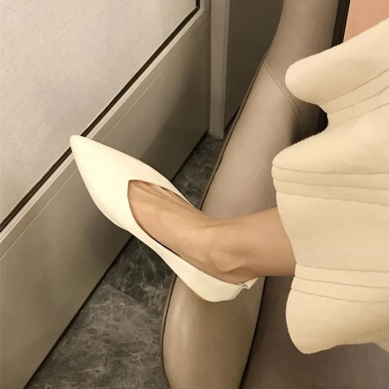 AIYUQI Female Shoes Large Size 2025 Pointedtoe Genuine Leather Flat Shoes Women Shallow Mouth Comfortable Womens Boat Shoes 250613