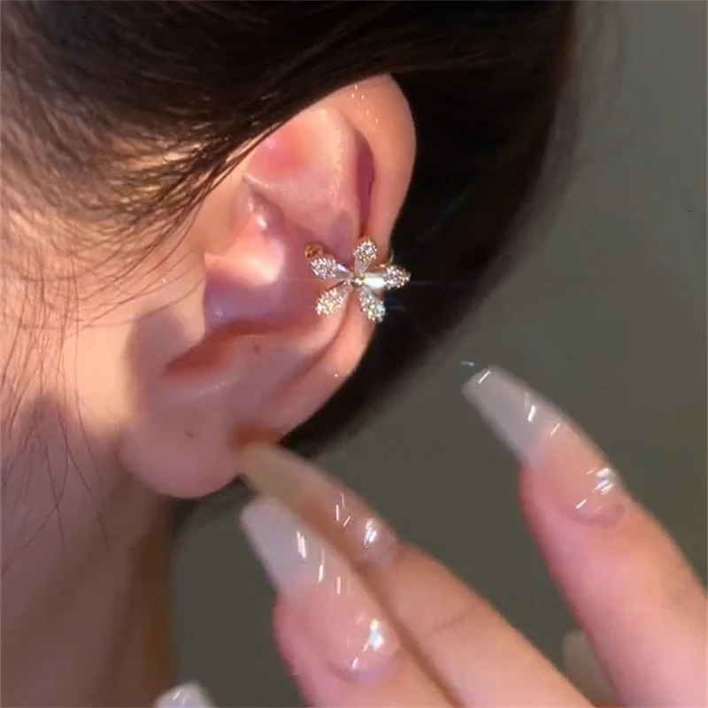 Korean Bling Crystal Flower Ear Clips Without Piercing Earrings for Women Fashion Butterfly Ear Cuff Wedding Party Jewelry 250610