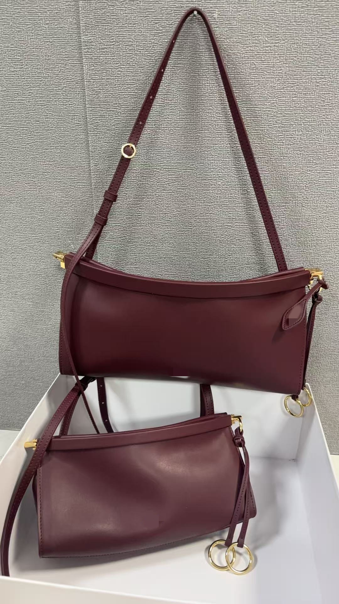 new higher quality alaiabag Le Click Bags Leather Shoulder BagLong Profile Opening Closing Designer Women Handbags Fashion Baguette Bag Armpit Bag