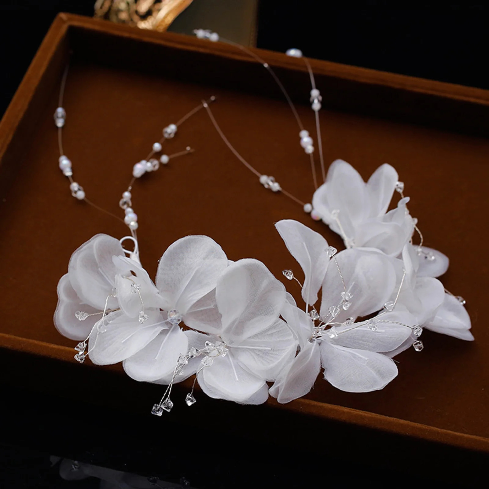 Fairy Flower Hair Hoop For Women Elegant Exquisite Pearl Tassel Flower Headband Wedding Party Travel Forest Style Hair Accessory 250610