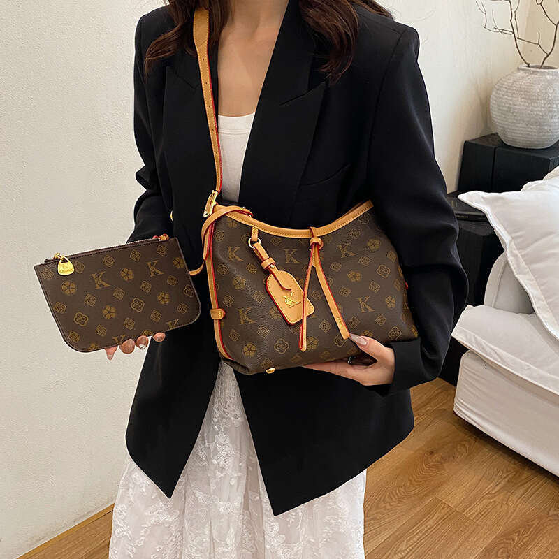 Tote High-End Large Capacity for Women College Students 2025 New Versatile Office Commuter Shoulder Bag