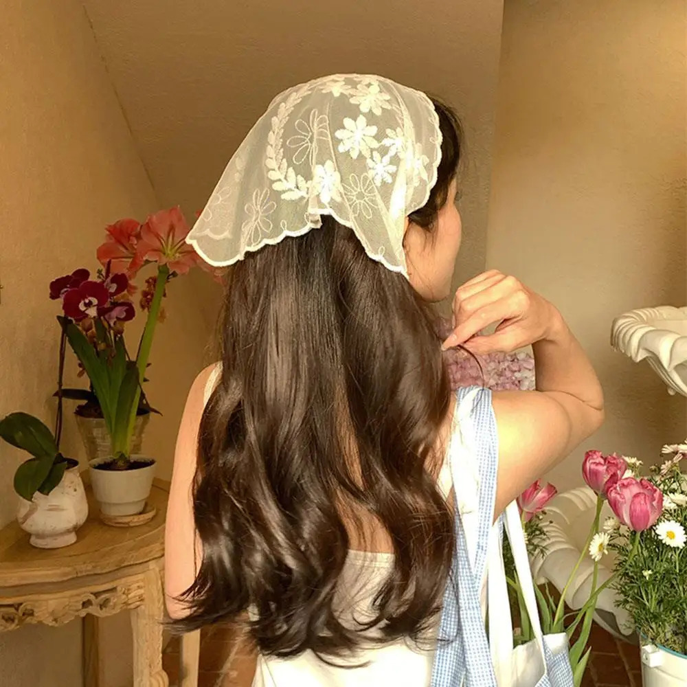 Retro Lace Bandana Headband Floral Hair Scarf Bohemia Triangle Headscarf White Hair Bands for Womens Girl Fashion Sweet Kerchief 250610