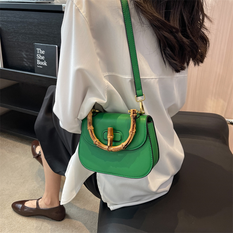2024 Designer Women's Handbags Genuine Leather Ing And Weaving Shoulder Bags Bamboo Handle Small Female Packages