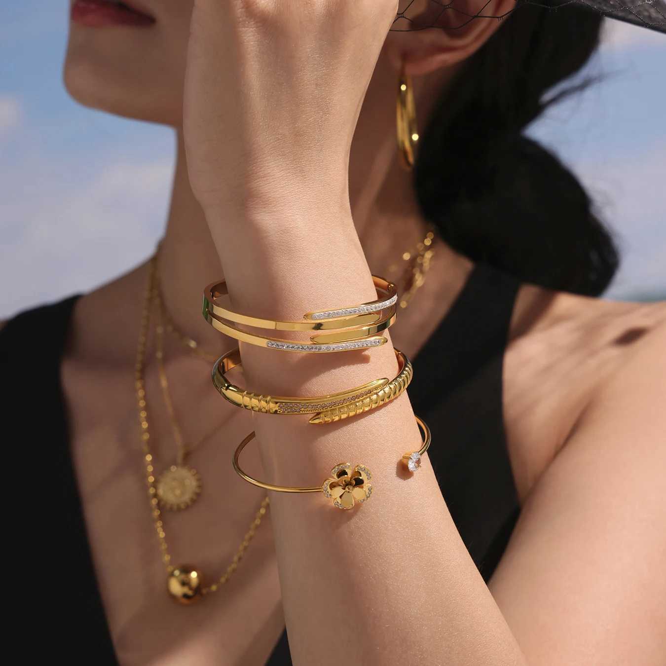 Stylish Geometric Stainless Steel Bangle for Women Zircon Inlaid Waterproof Charm Luxury Jewelry Z250616