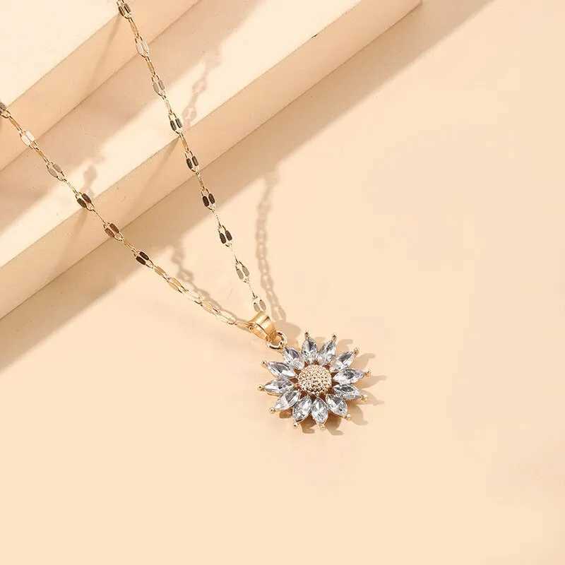 New Arrival 1PCS Gold-color Necklace Ladies Light Luxury Style Flower Pendant Inlaid Zirconia Titanium Steel Chain Holiday Jewelry V250616