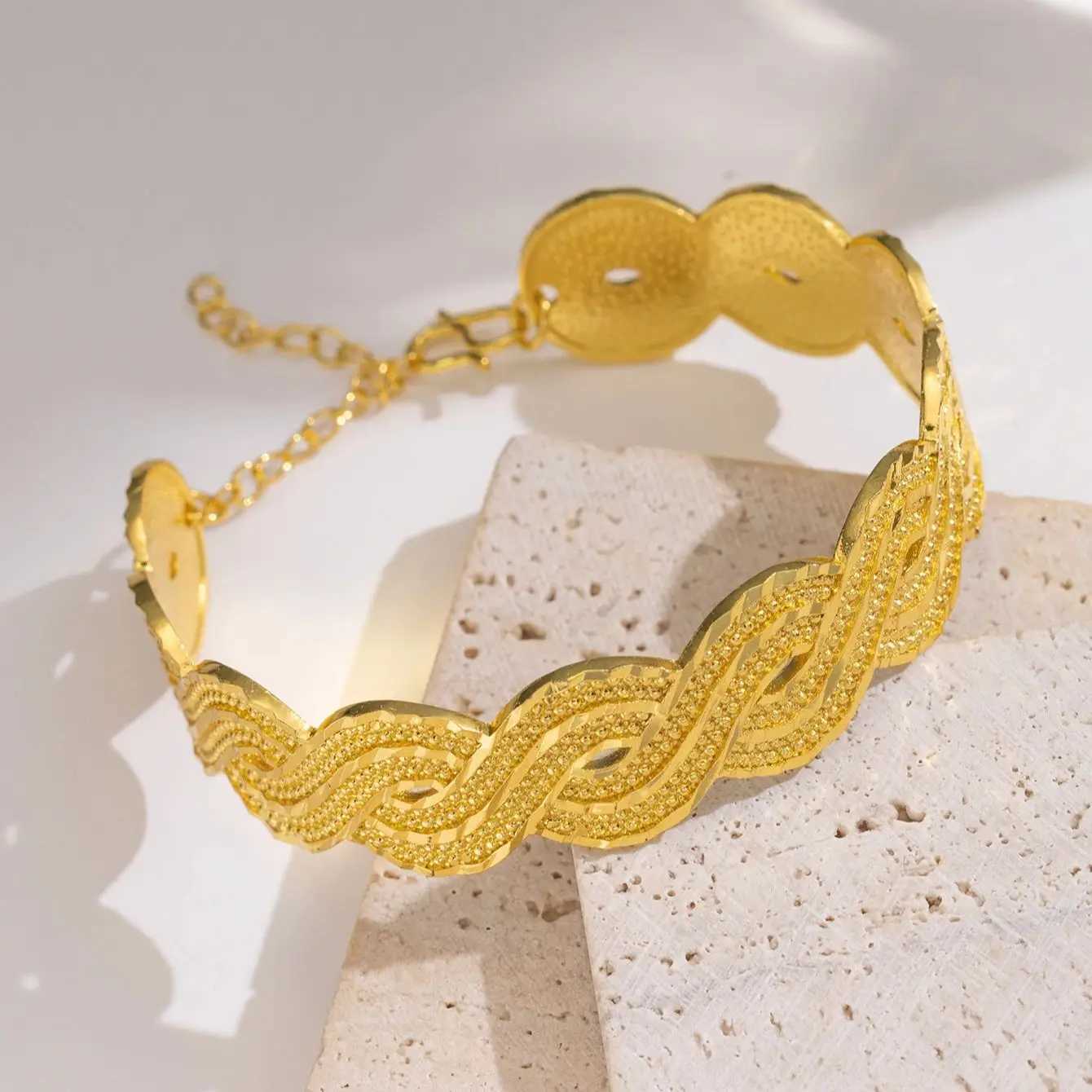 Wide Copper Bangles Gold Plated Wave Design Cuff Free Size Arabic Turkish Bridal Gift Ethnic Gold Bangle for Women Z250616