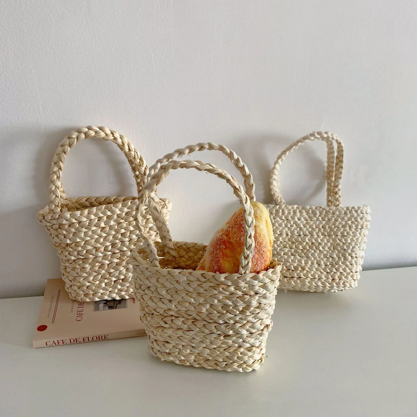 INS Style Handmade Childrens Bag Natural Grass Woven Portable Bucket Basket Beach Kids Fashion Accessories 250615