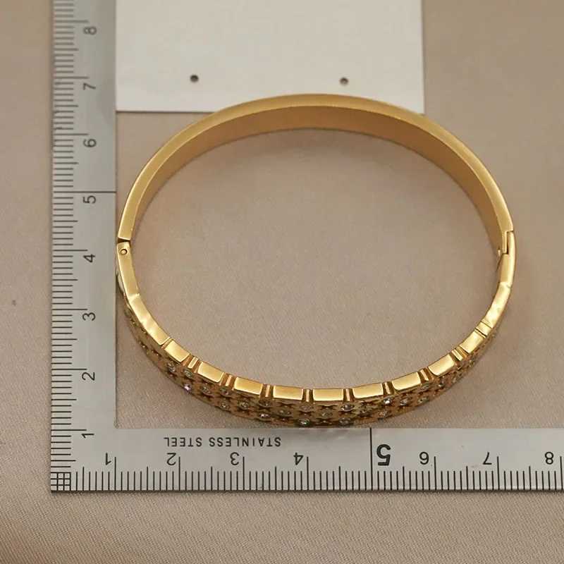 Stainless Steel Metal Oil Simple Style Bangles for Women Fashion Brand Jewelry Elegant Bangles Accessories Z250616